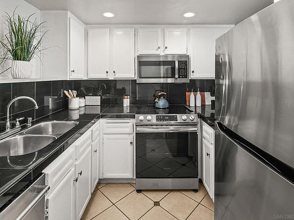 5th image of 1650 8th Ave Unit 401