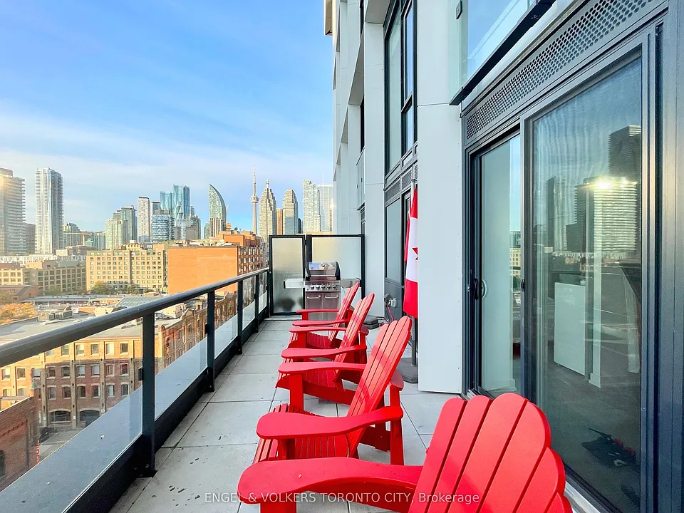 158 Front St E #822