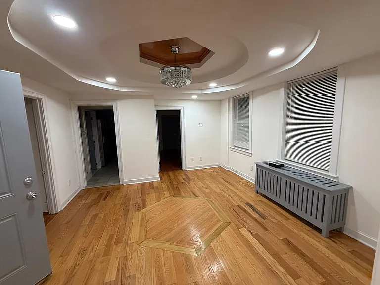 149 W Kingsbridge Rd #2 — Photo 3