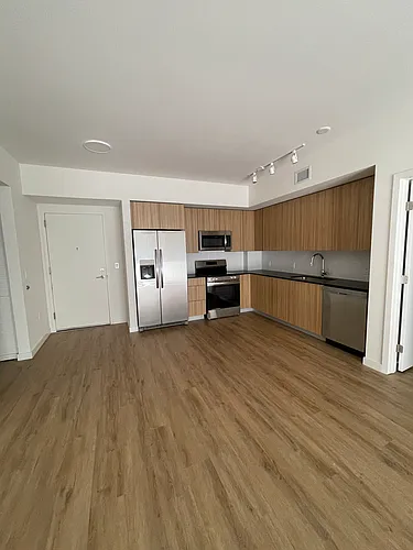 748 E 23rd St #D35 Photo 1