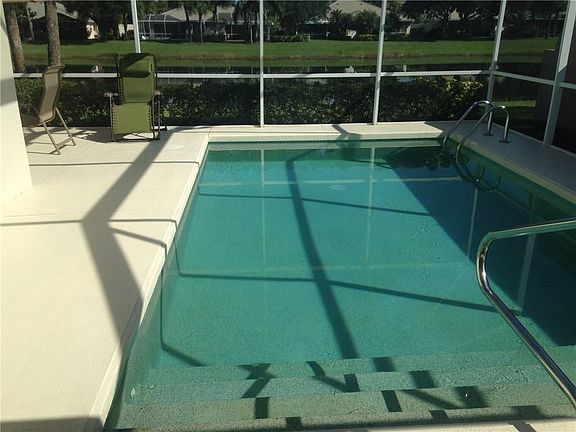 2nd image of 1279 NW Bentley Cir APT B
