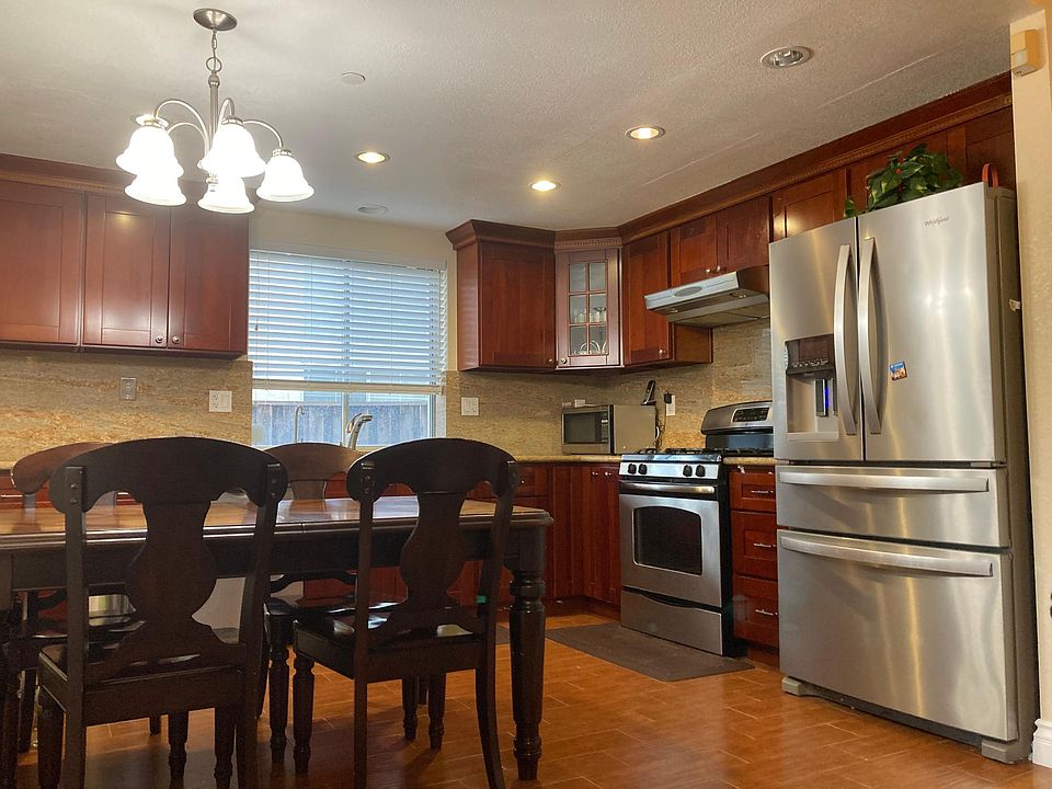 1st image of 4440 Shorebird Dr
