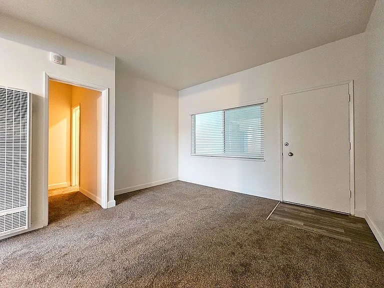 1465 Grand Ave — Photo 27
