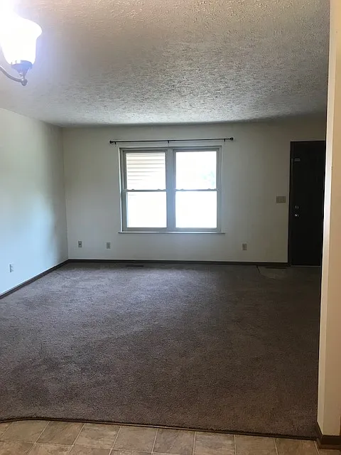 2 bed, 936 sqft, $1,100 — Photo 3
