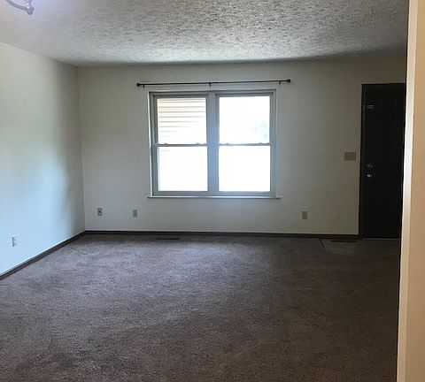 3rd image of 8149 E Lincoln Way #A