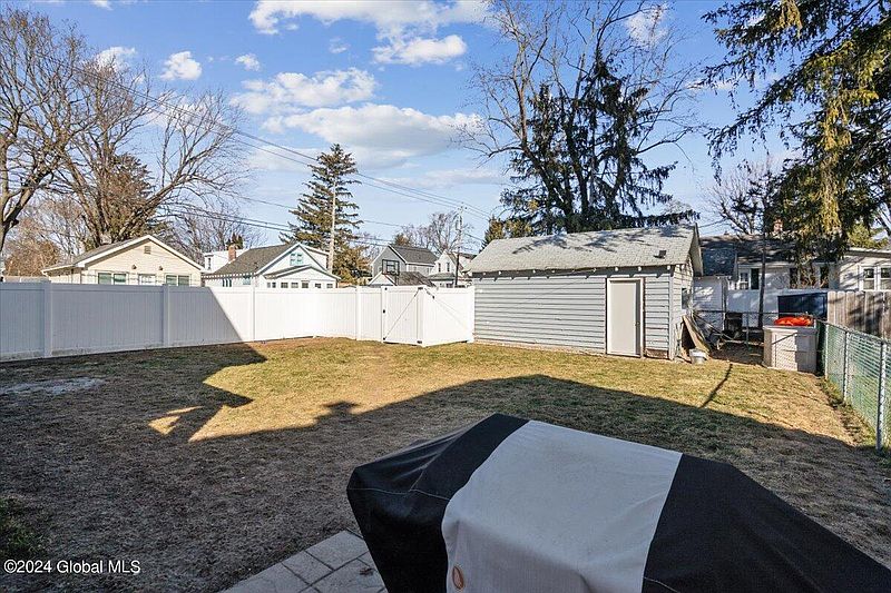 5th image of 422 Engleman Avenue
