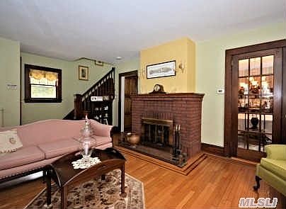 5th image of 108 Linden St