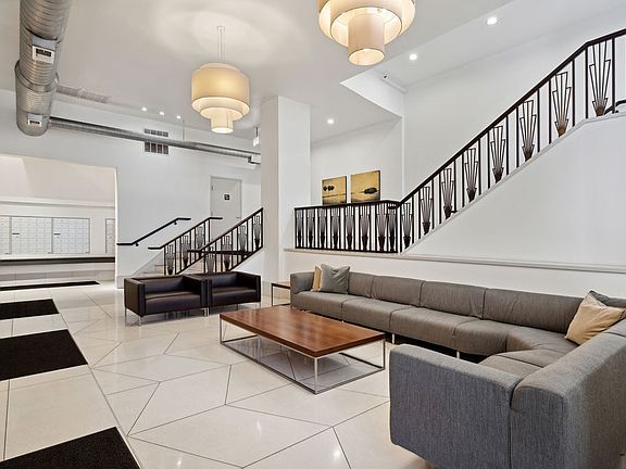 3rd image of 758 N Larrabee St APT 808