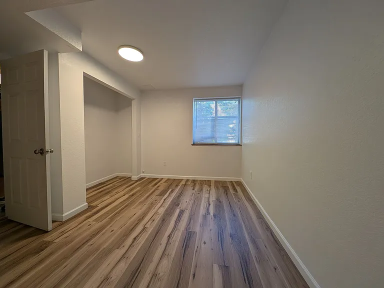 8665 Cloverleaf Cir — Photo 31