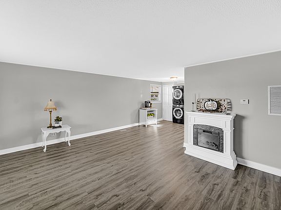 4th image of 8741 S Kildare Ave