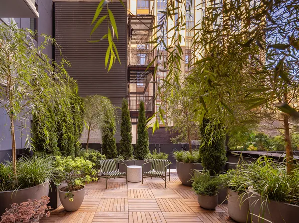200 East 20th Street 2C image 1 of 12