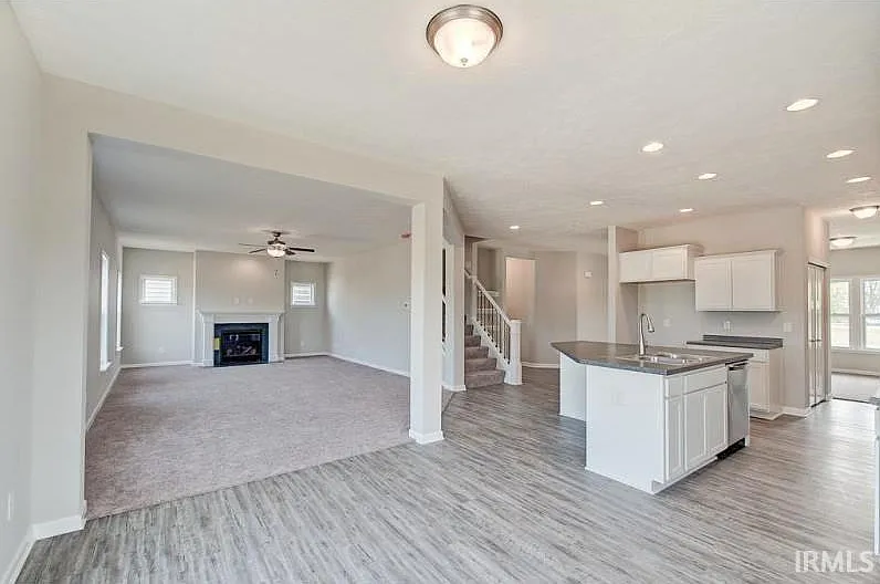 4 bed, 2.5 bath, 3143 sqft, $3,500 — Photo 4