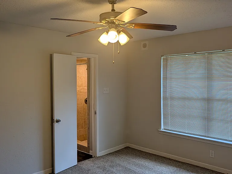 4800 Dunlap Dr — Photo 13