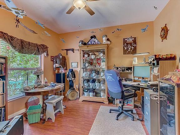 5th image of 5355 Galambos St