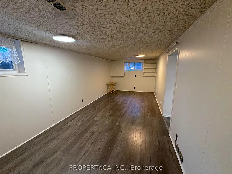 3 Bondhead Pl #LOWER — Photo 17