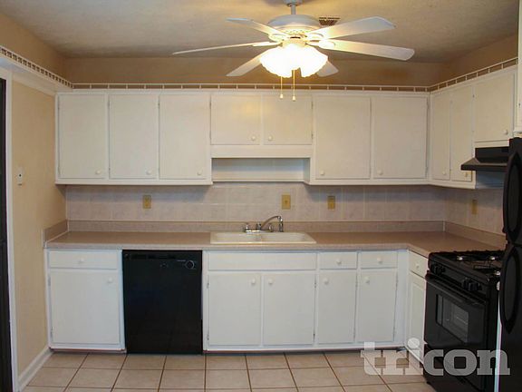 5th image of 3516 Estes Park Dr
