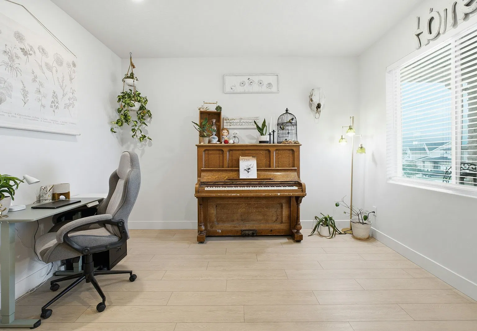 414 West Snowberry Drive — Photo 2