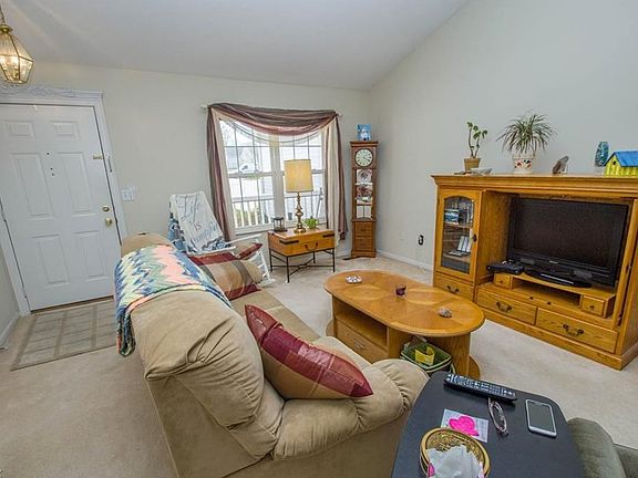 5th image of 470 W Heritage Dr