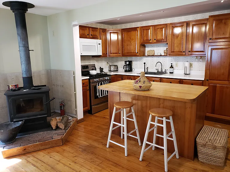 363 Lakeview Dr — Photo 6