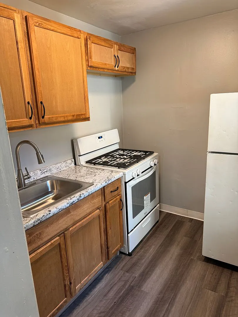 Lovely 2 Bedroom 1 Bathroom townhome — Photo 4
