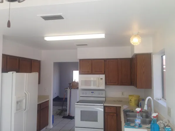 102 E Gardenia Dr, Avondale, AZ 85323