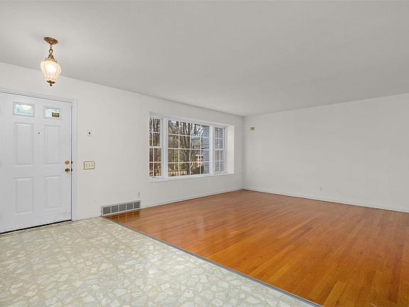 5th image of 8901 Rock Forest Dr