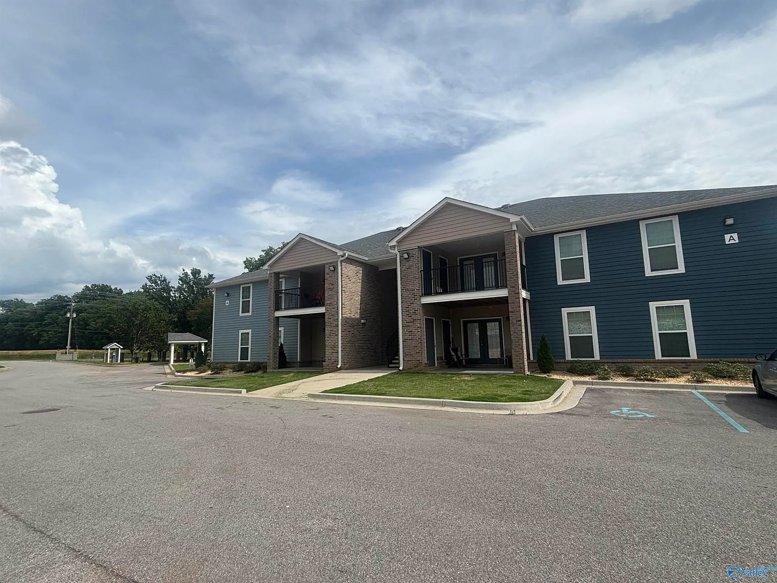 2 bed, 2.0 bath, 1100 sqft, $1,350 — Photo 1