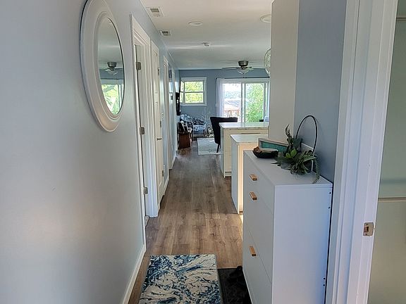 5th image of 8450 Rollins Dr NE