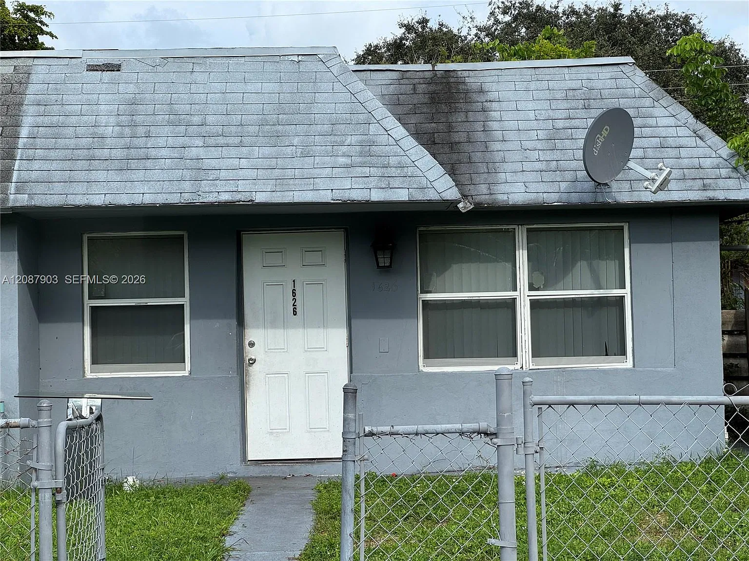 3 bed, 1.5 bath, 1240 sqft, $2,750 — Photo 1
