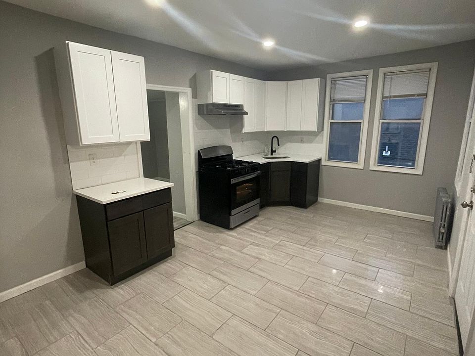 1st image of 445 14th Ave Floor 3