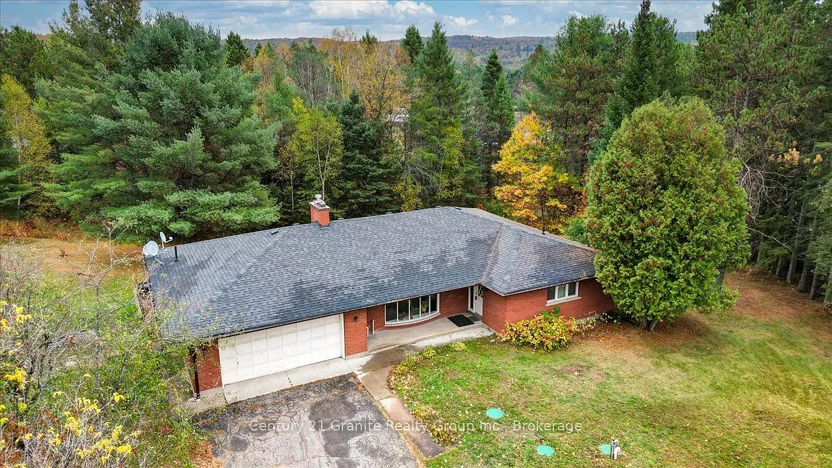 3 bed, $2,200 — Photo 1
