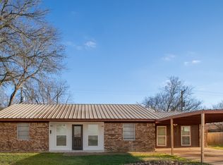 214 N Calhoun St, Groesbeck, TX 76642