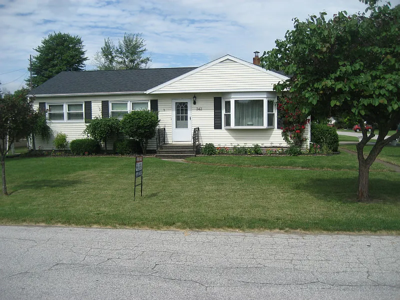 342 Mary Dr photo 1