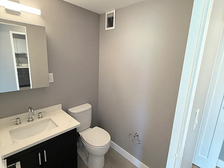 846B Massachusetts Ave #4A — Photo 10