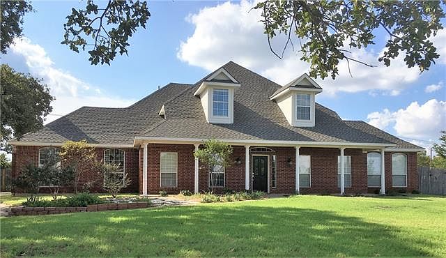 1st image of 903 Shady Creek Dr
