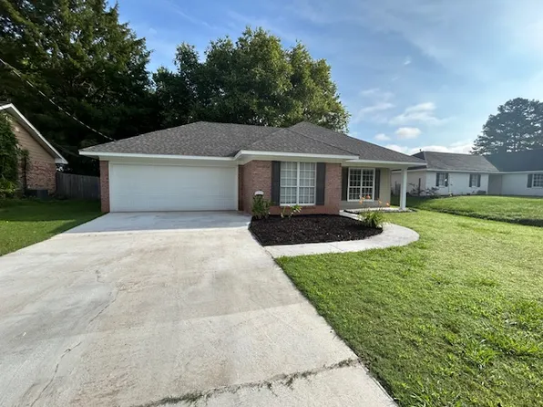 278 Thornton Dr, Columbus, MS 39702