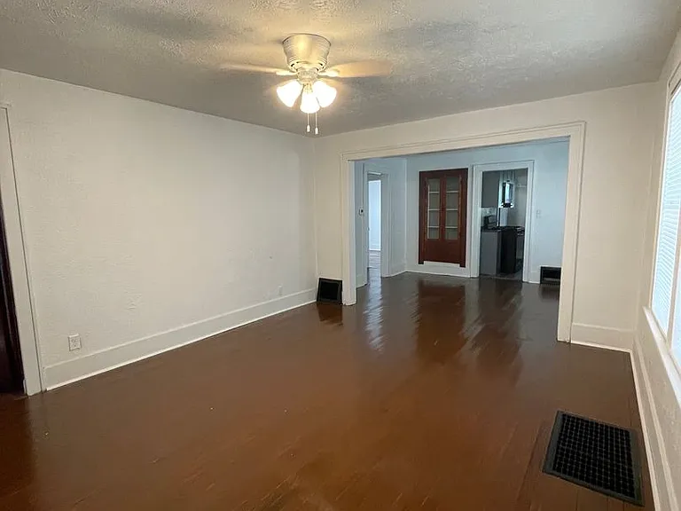 2805 Kossuth St — Photo 4