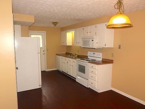 2nd image of 1999 Lynbridge Dr