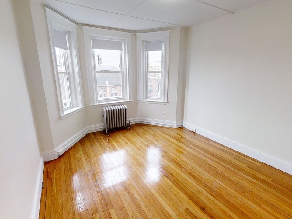 1st image of 1161 Boylston St #42