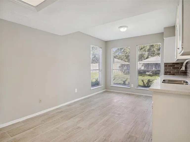 9414 Crystal Cove Cir — Photo 7
