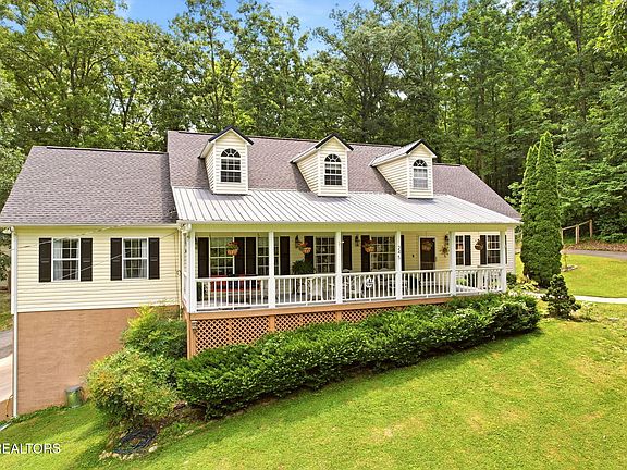 3rd image of 245 Rocky Top Rd