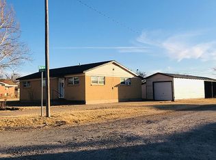 600 S Vaughn Ave, Fritch, TX 79036