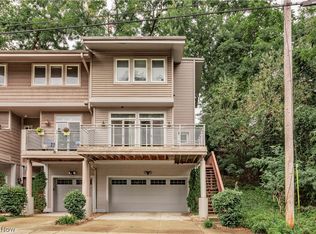 2868 W 11th St, Cleveland, OH 44113