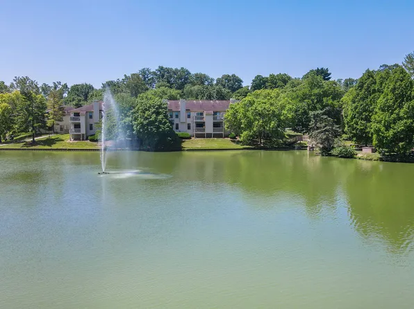 Lago Vista Apartments