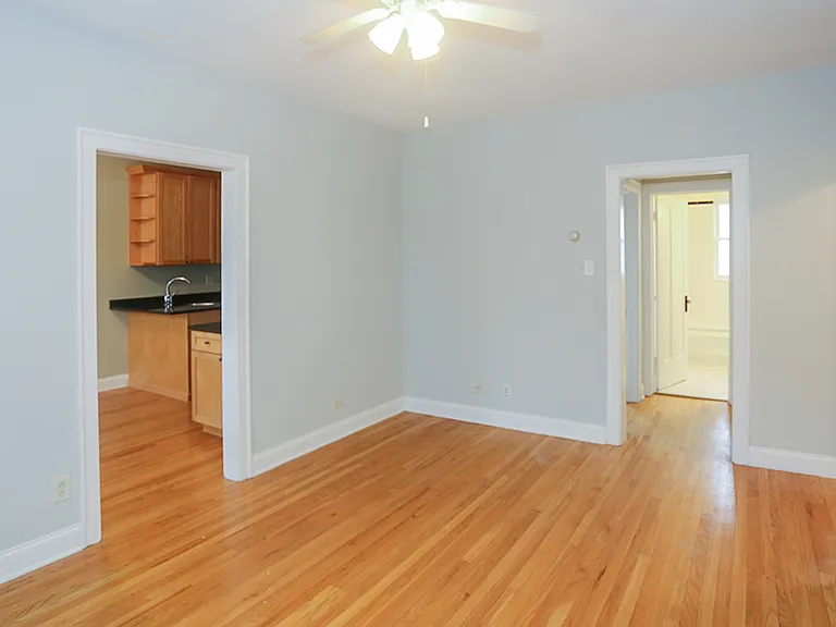 4810 N Paulina St #2E — Photo 8