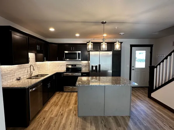 HO1648, 1648 Hong St #Ho1648, Altoona, WI 54720