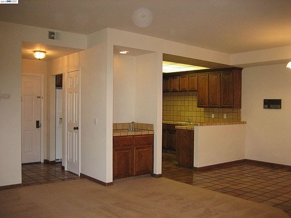 View of Entryway fr Living Room