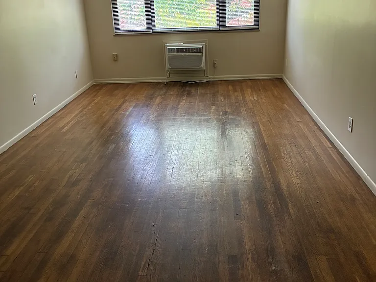 17939 Lakeshore Blvd #204 — Photo 2