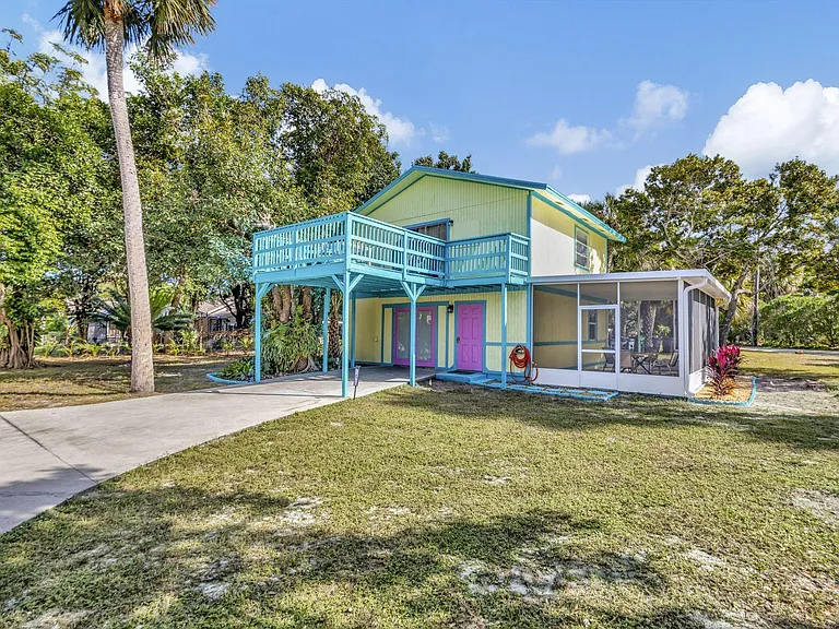 8225 S Indian River Dr #C — Photo 3