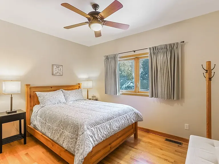 N7487 E Lakeshore Dr — Photo 5